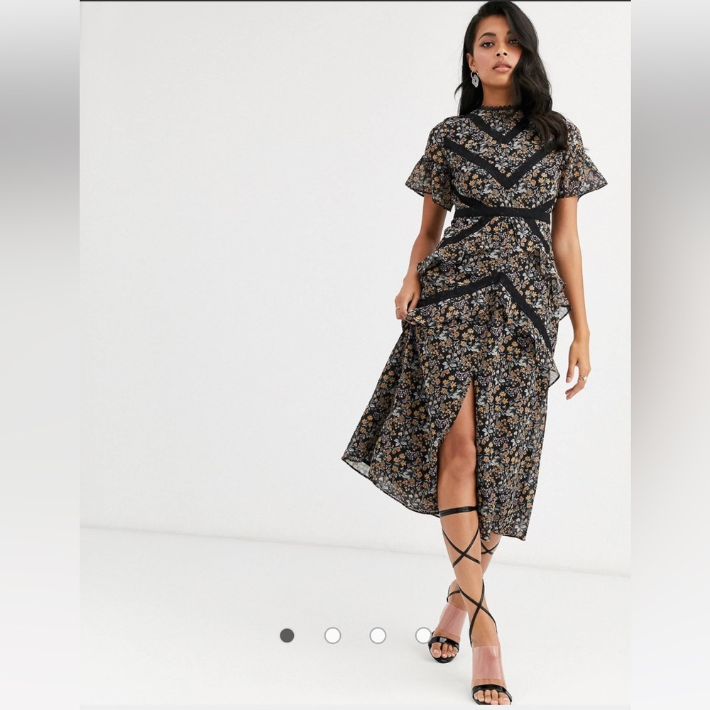 Ditsy Floral Print with Lace Panels